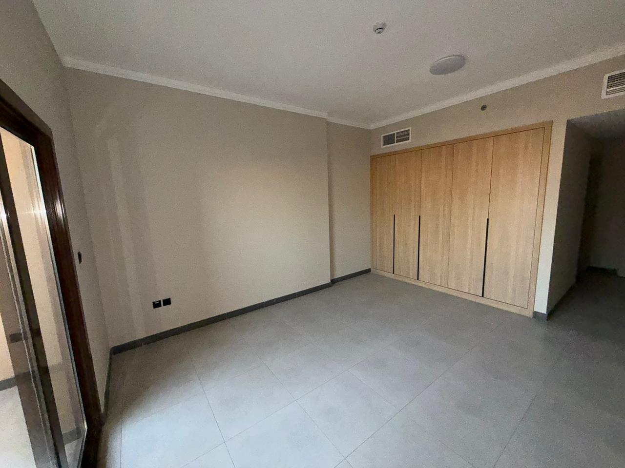 A spacious apartment with a practical design and large area in a strategic location very close to Ajman Corniche.