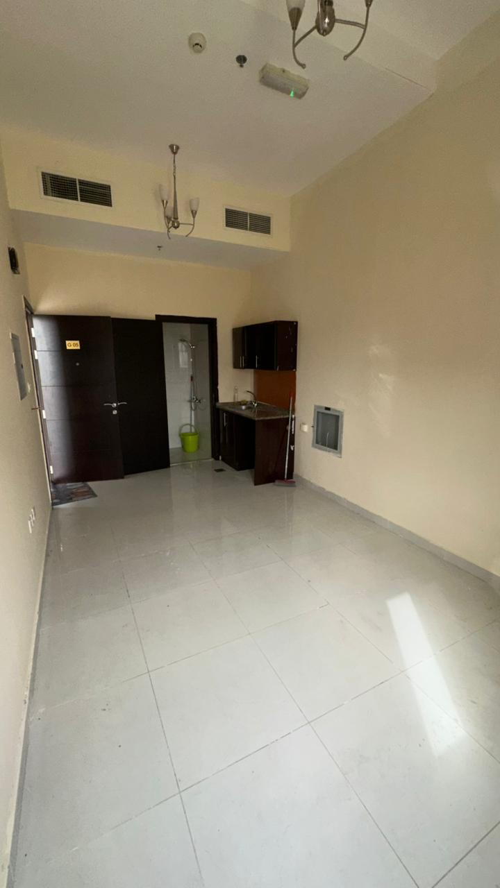 Brand new studio apartment for annual rent in Al Jurf 3, near Al Qabail and the Chinese Market. One bathroom. Spacious. Price: 19,000 QAR. 6 installm