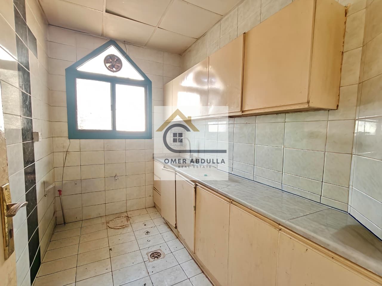 Spacious Studio | Separate Kitchen | Family Building