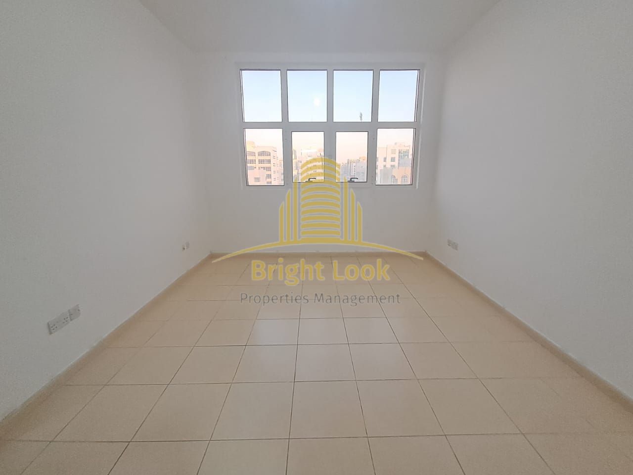 Hot Deal! Spacious 1BR with 2 Bathrooms | 4 Payments | Airport Street