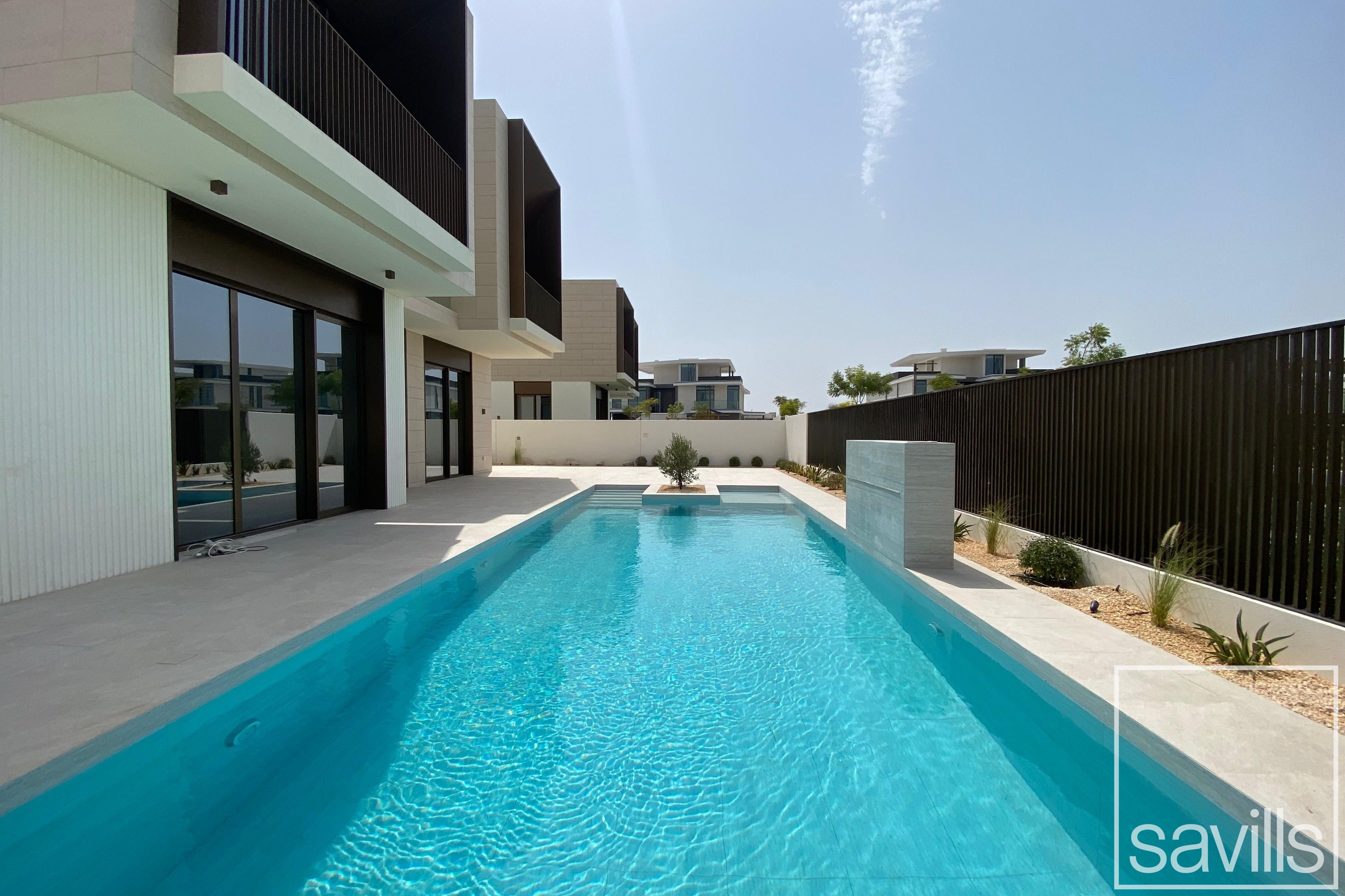 5BR Villa for sale in Dubai Hills Estate, Dubai — AED 1.25M