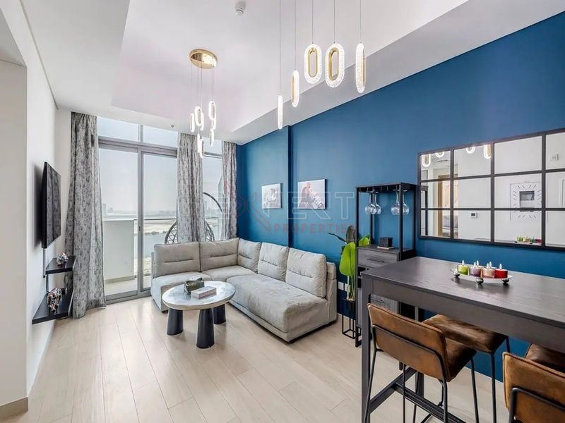 Upgraded Residence | Iconic Skyline Outlook | Ready for Living