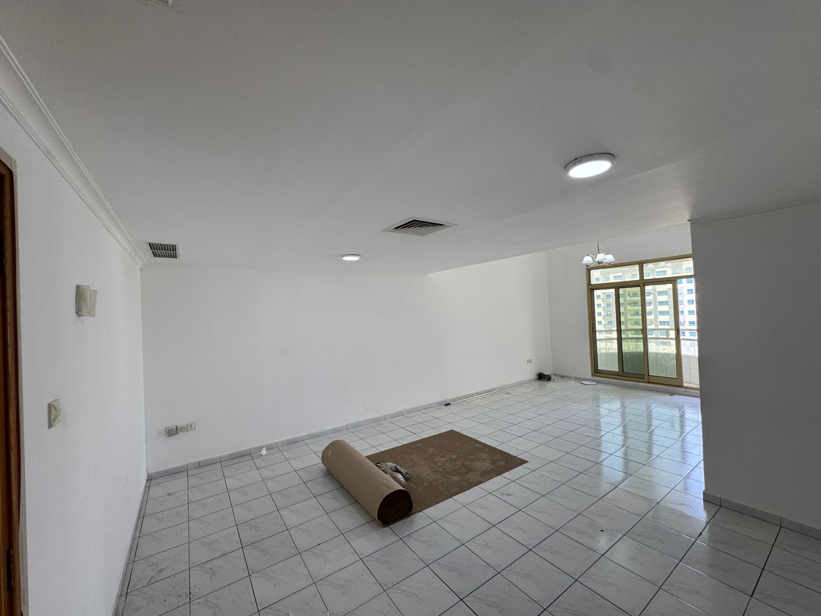 Beautiful 2 Bedroom Apartment for Rent in Ajman Location: Main Street, near Ajman Corniche • Prime location with easy access to services Apa