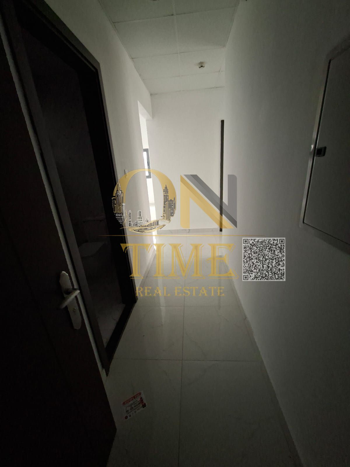 Prime location | Excellent view | All services available | 2 bathrooms | Balcony | Easy access to main roads | Spacious area