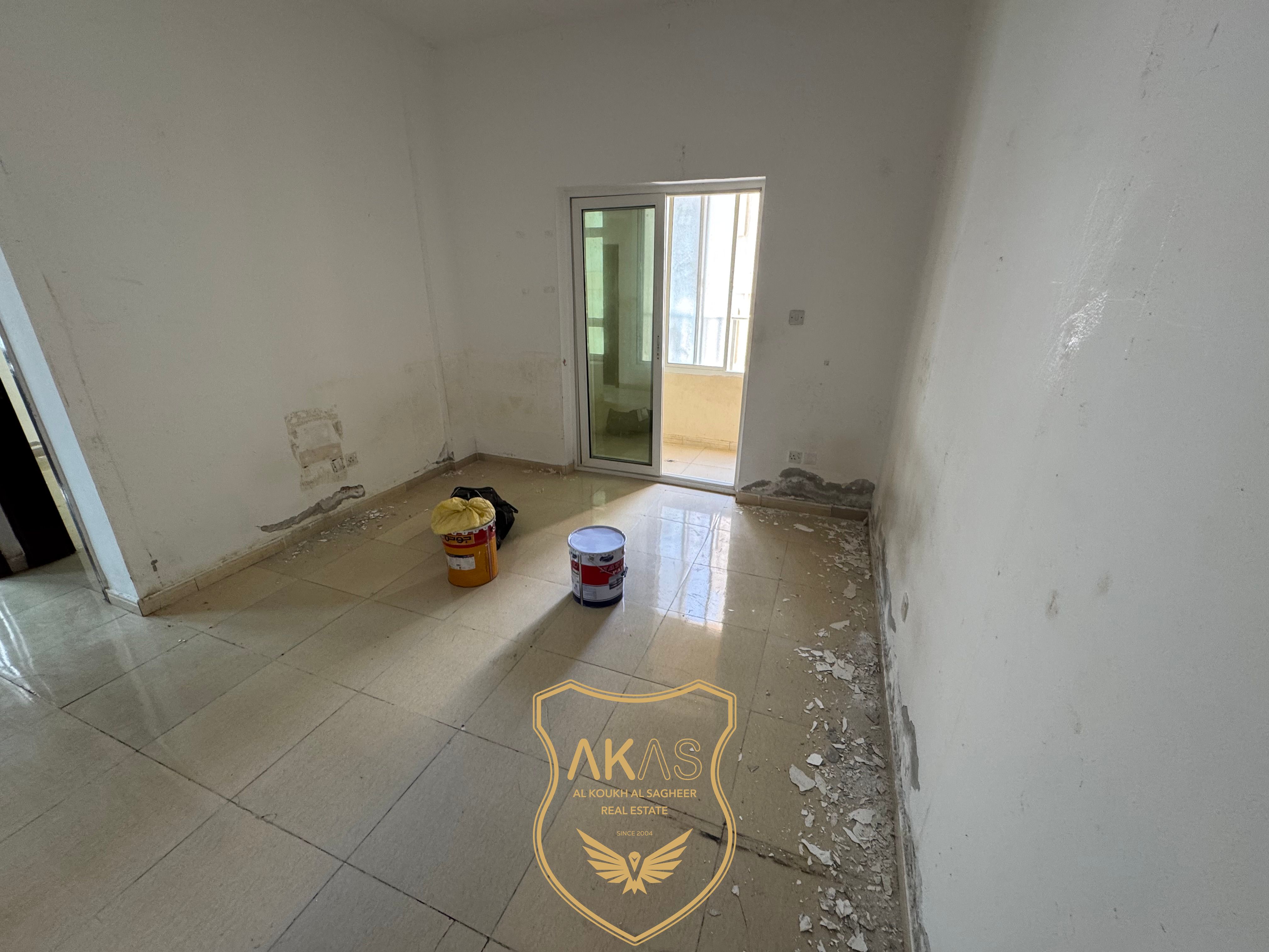 Well Maintained 1 BHK Apartment with Central Gas in Al Qulaya