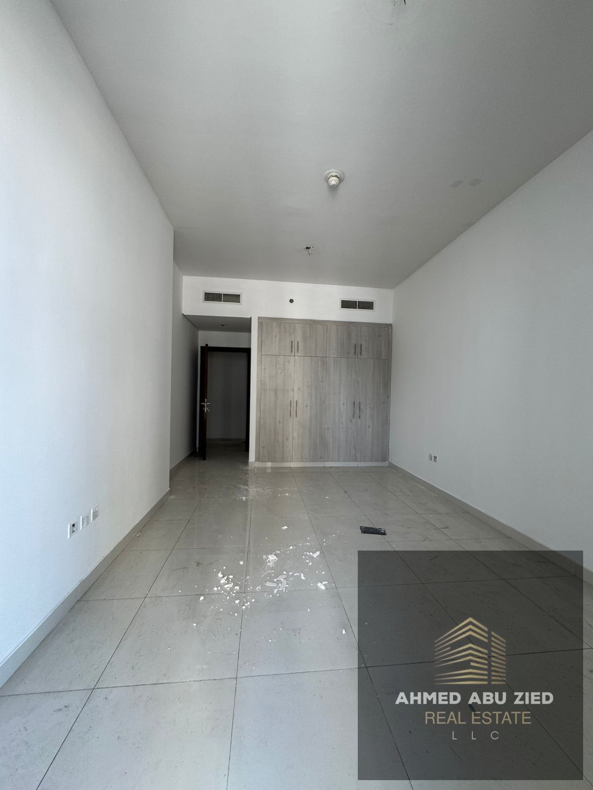 2-bedroom apartment with living room in Al Rashidiya, Ajman | Master bedrooms | 3 bathrooms | 2 balconies with open view | Built-in wardrobes | Modern