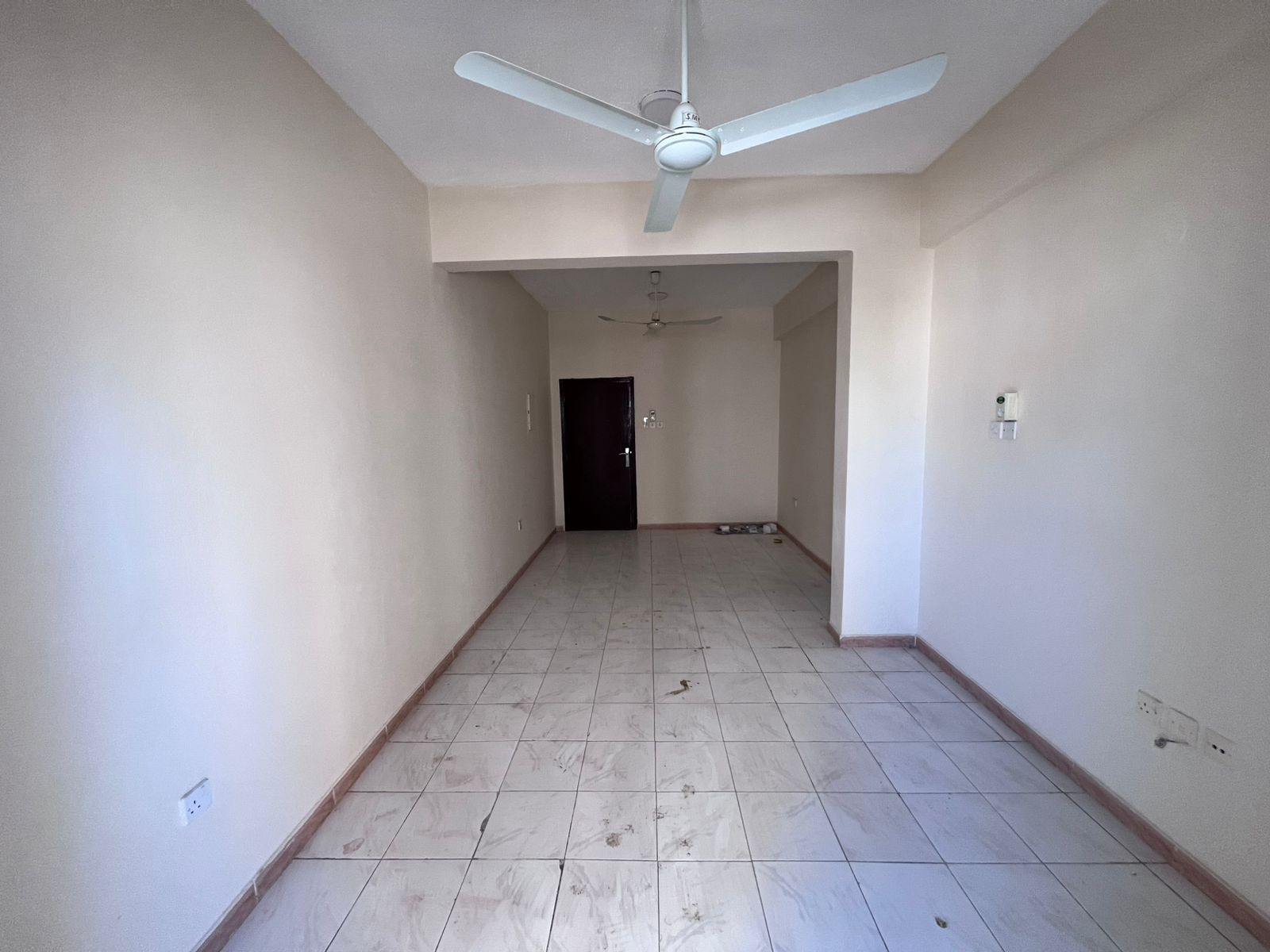 Beautiful apartments at the lowest prices for annual rent in Al Rashidiya 3, Ajman. One-bedroom apartment with a living room for annual rent. Features