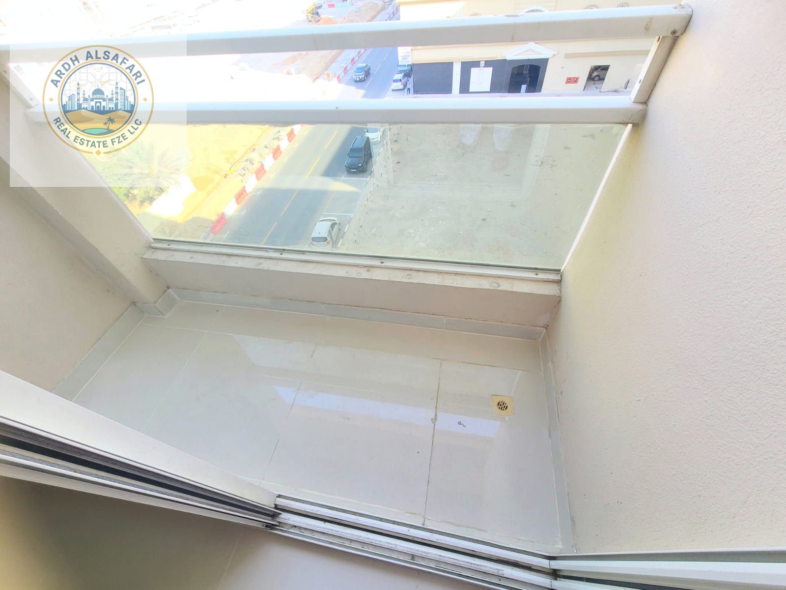 2bhk luxury apartment like brand new with balcony,2 bath rooms and covered parking available on very reasonable price visit it hope you will like