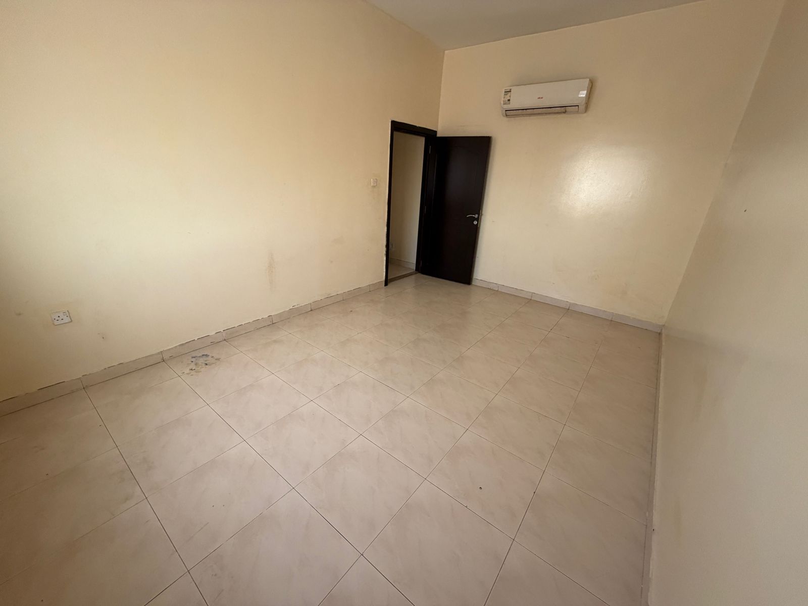 Excellent opportunity: One bedroom and living room apartment in Al Rawda, Ajman, available for annual rent on a main street.