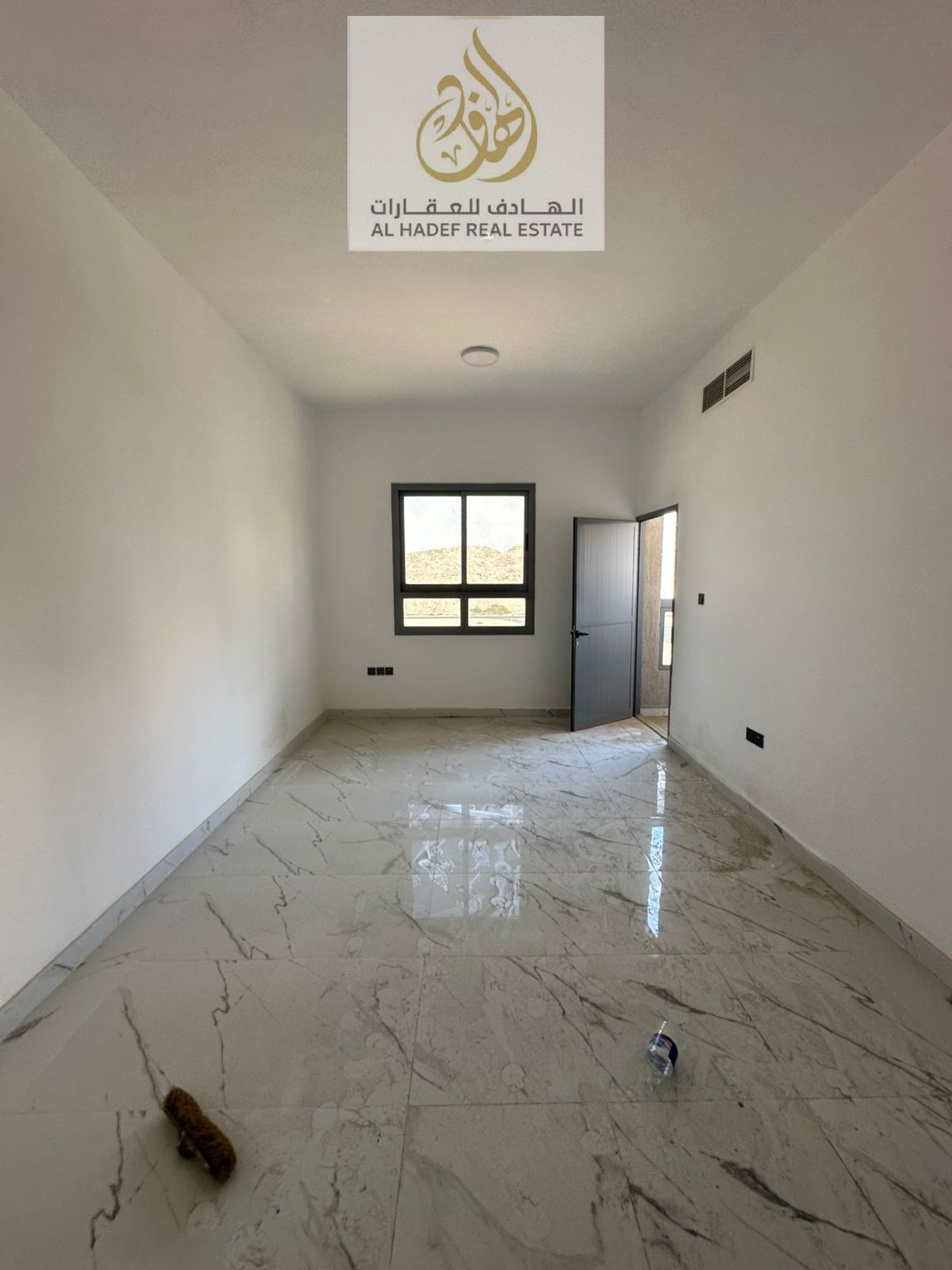 Apartment 3 near the Chinese market - First occupancy, one bedroom and living room, 2 bathrooms with balcony and built-in wardrobes - Spacious area, e