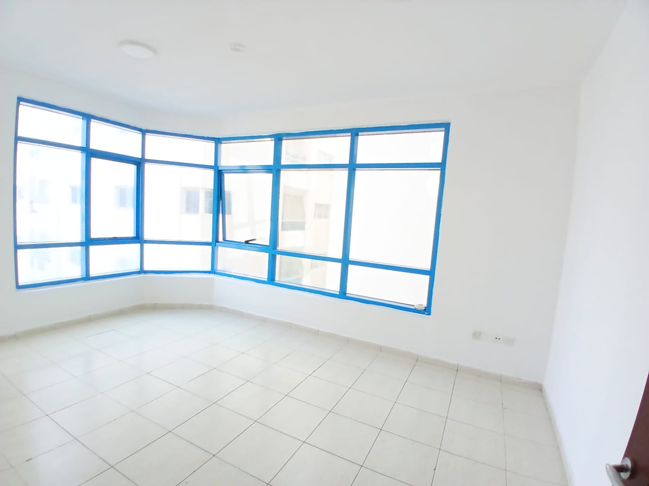 HOT Property/1BHK with Central A. C/Central Gas/Just 30k in AL-Qasmiya,Sharjah