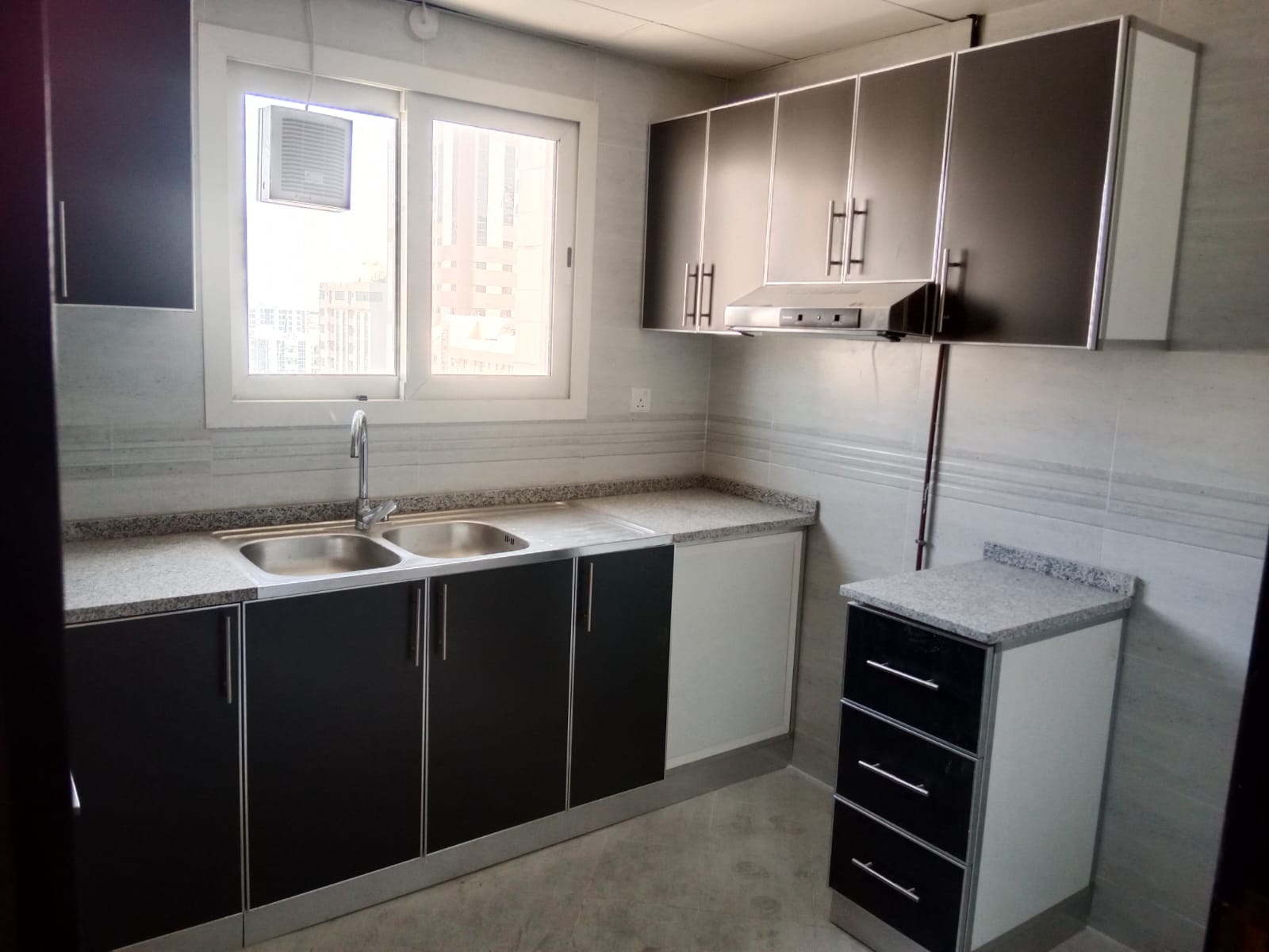 COMFORT LIVING-SPACIOUS HOME/1BHK with Central A. C/Central Gas/Just 35k in AL-Qasmiya ,Sharjah