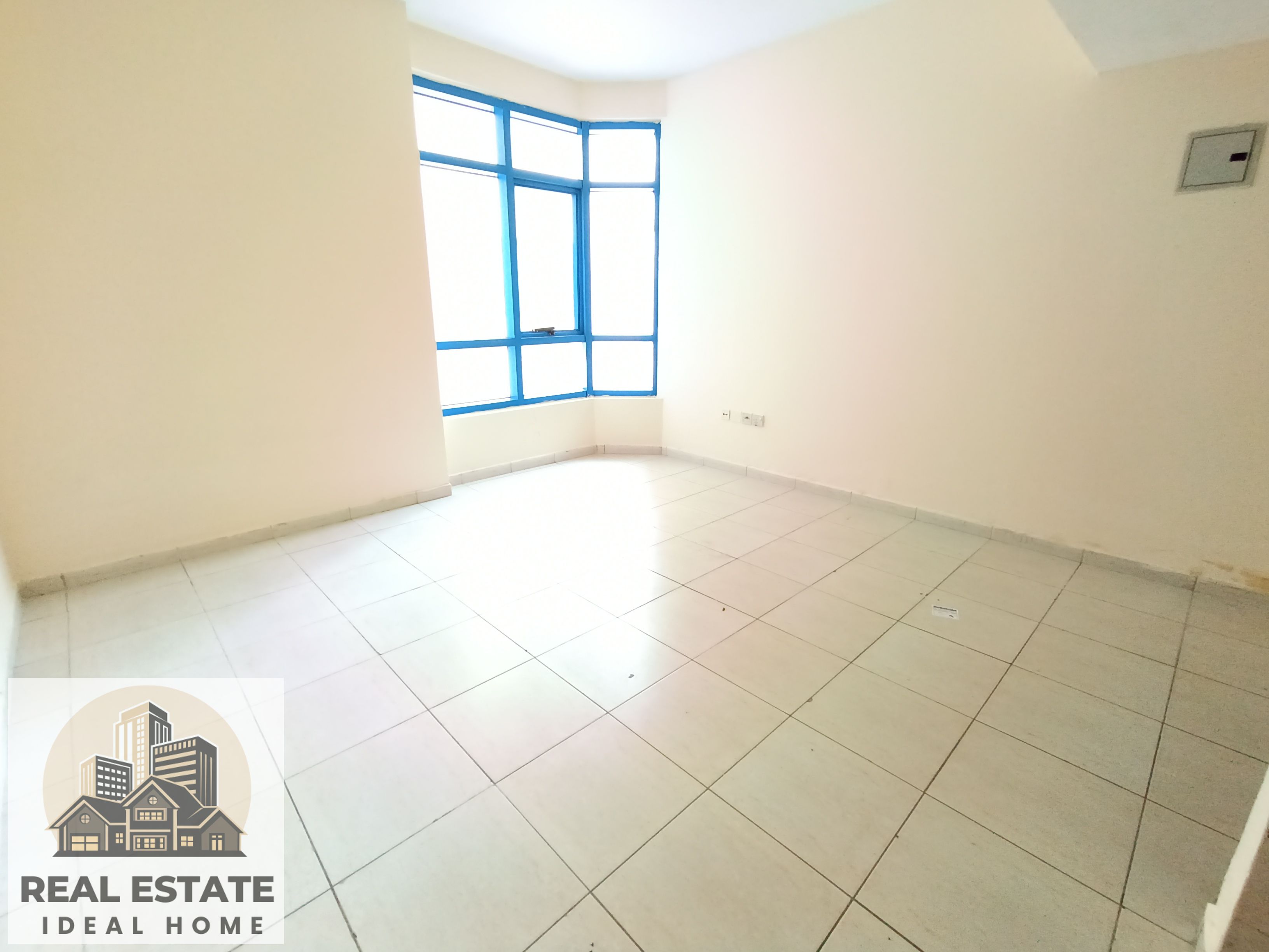 ** NO DEPOSIT ** STUDIO APPARTMENT ** FAMILY BUILDING ** PRIME LOCATION