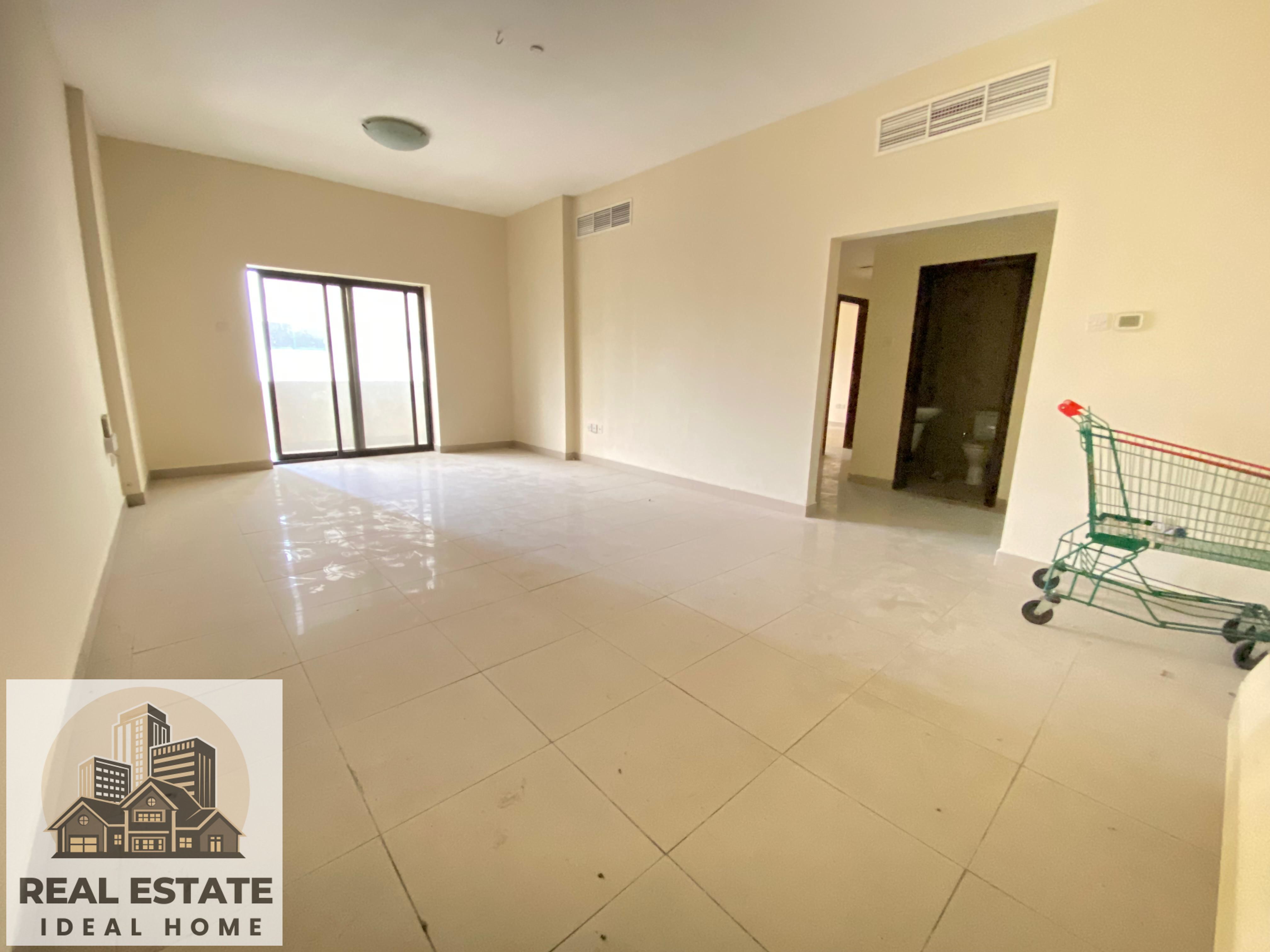 ** CLOSE KING FAISAL ROAD ** HUGE 3BHK ** SEPARATE LIVING AREA **