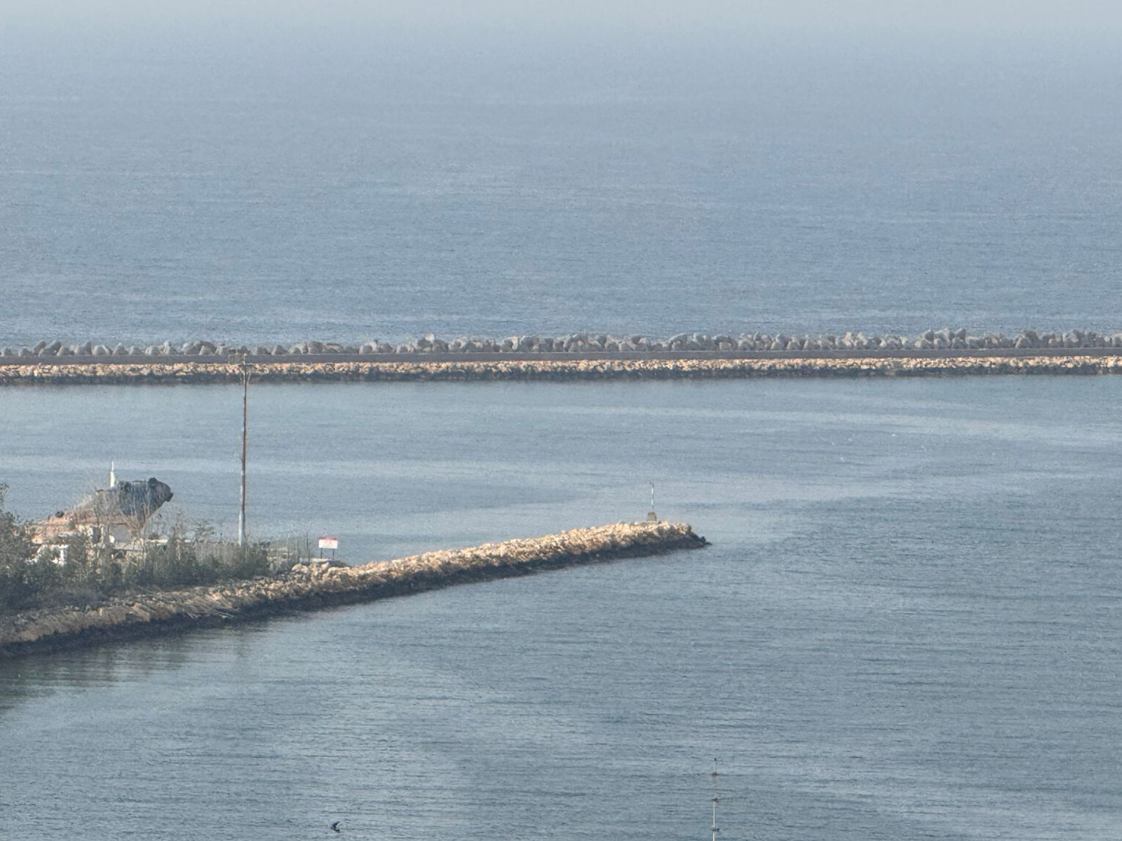 Sea view / Balcony / 2 bathrooms / One bedroom and living room / No fees / Spacious area