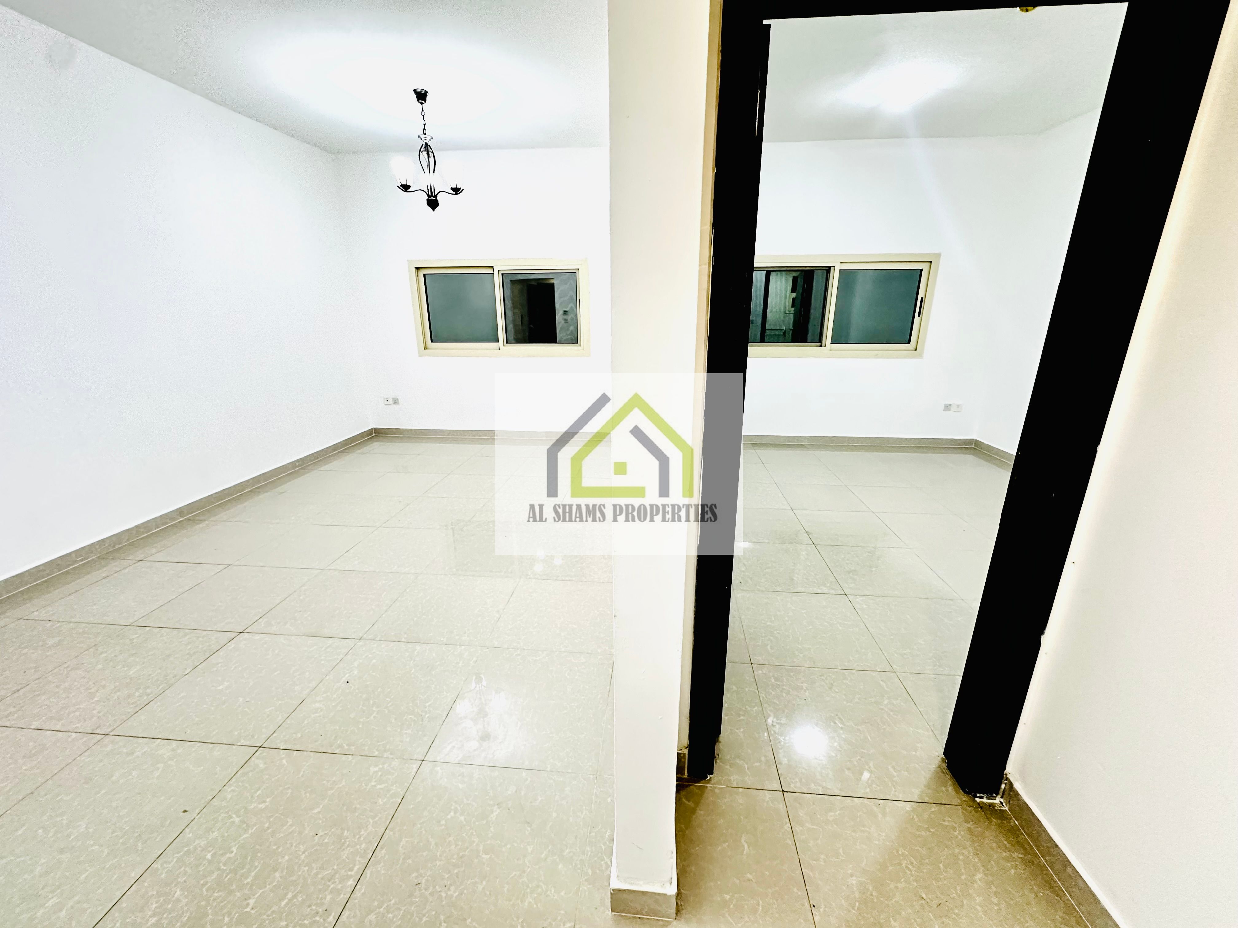 Elegant 1bhk Fully Maintained ! 20 Days Free Covered Parking