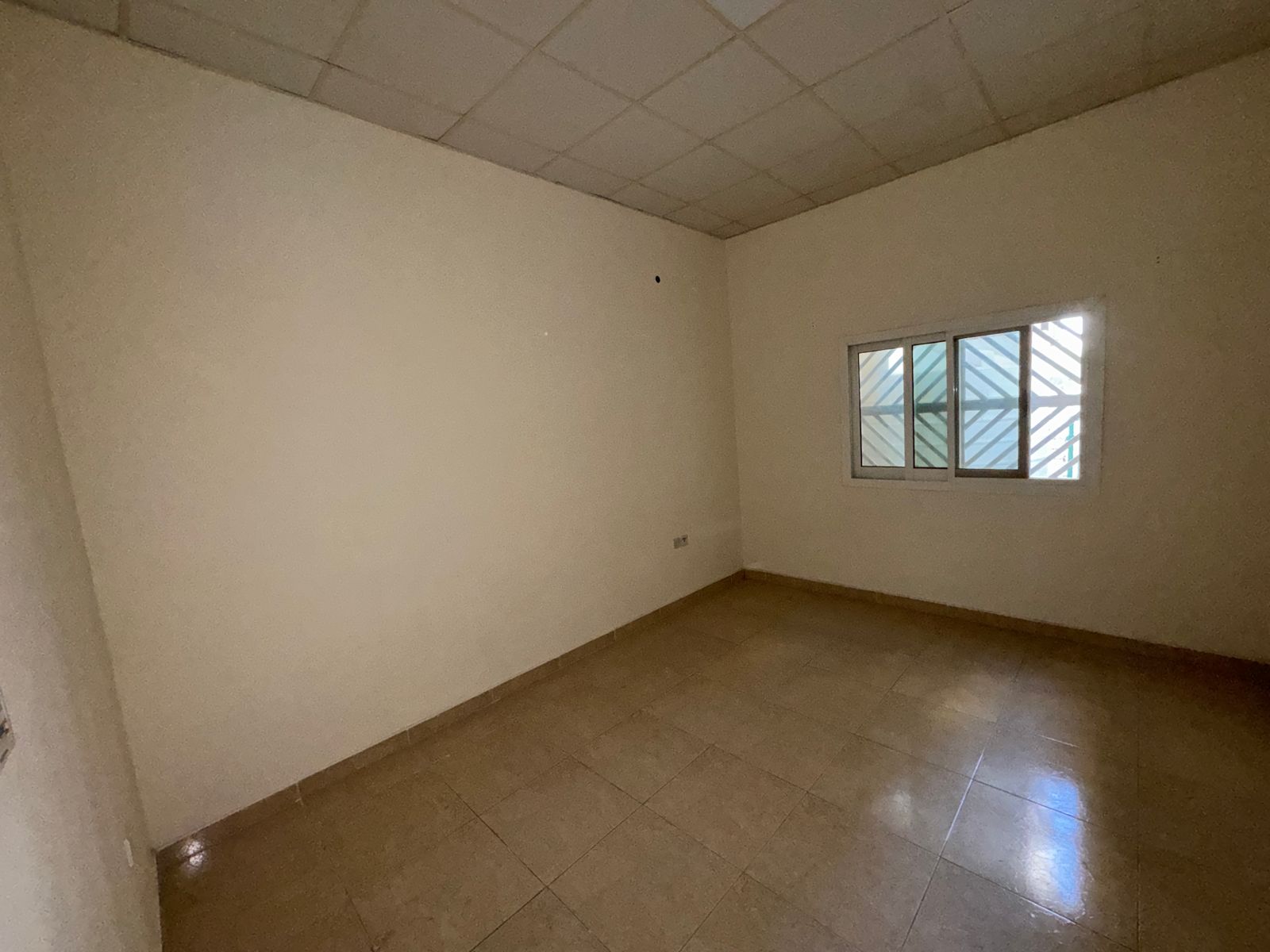 Al Nuaimiya Studio 2, separate kitchen, in a prime location next to the Mohammed Bin Zayed Road exit