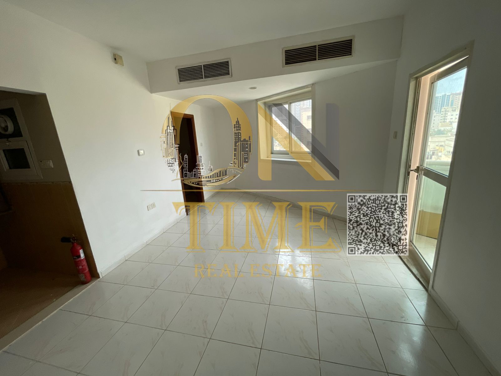 Prime location | Excellent views | Spacious areas | All services available | Close to Dubai exit | Separate kitchen | Balcony | Built-in wardrobes
