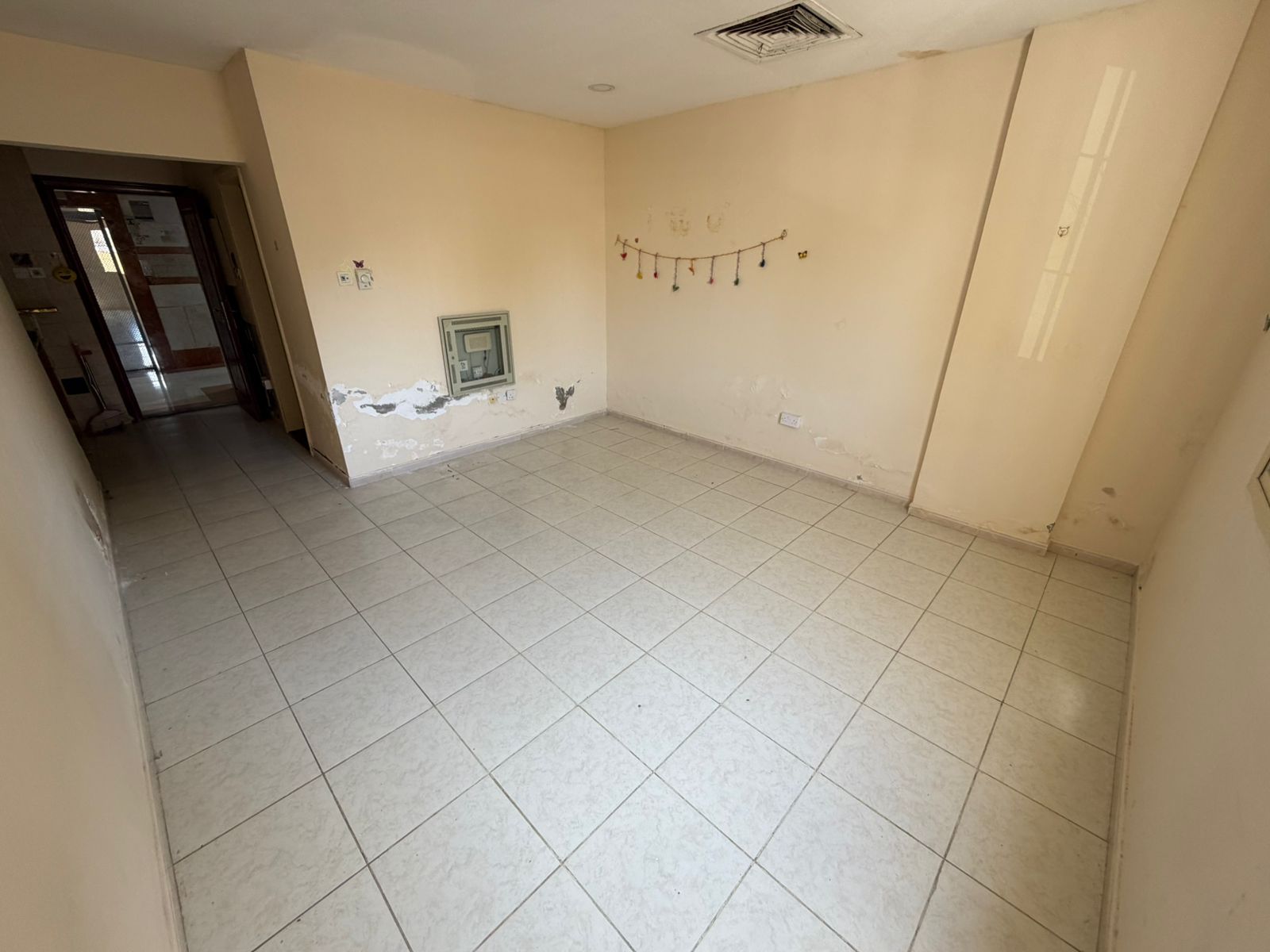 A prime location close to the Ladies Park and minutes away from Ajman Corniche, suitable for individuals seeking comfort and ample space.