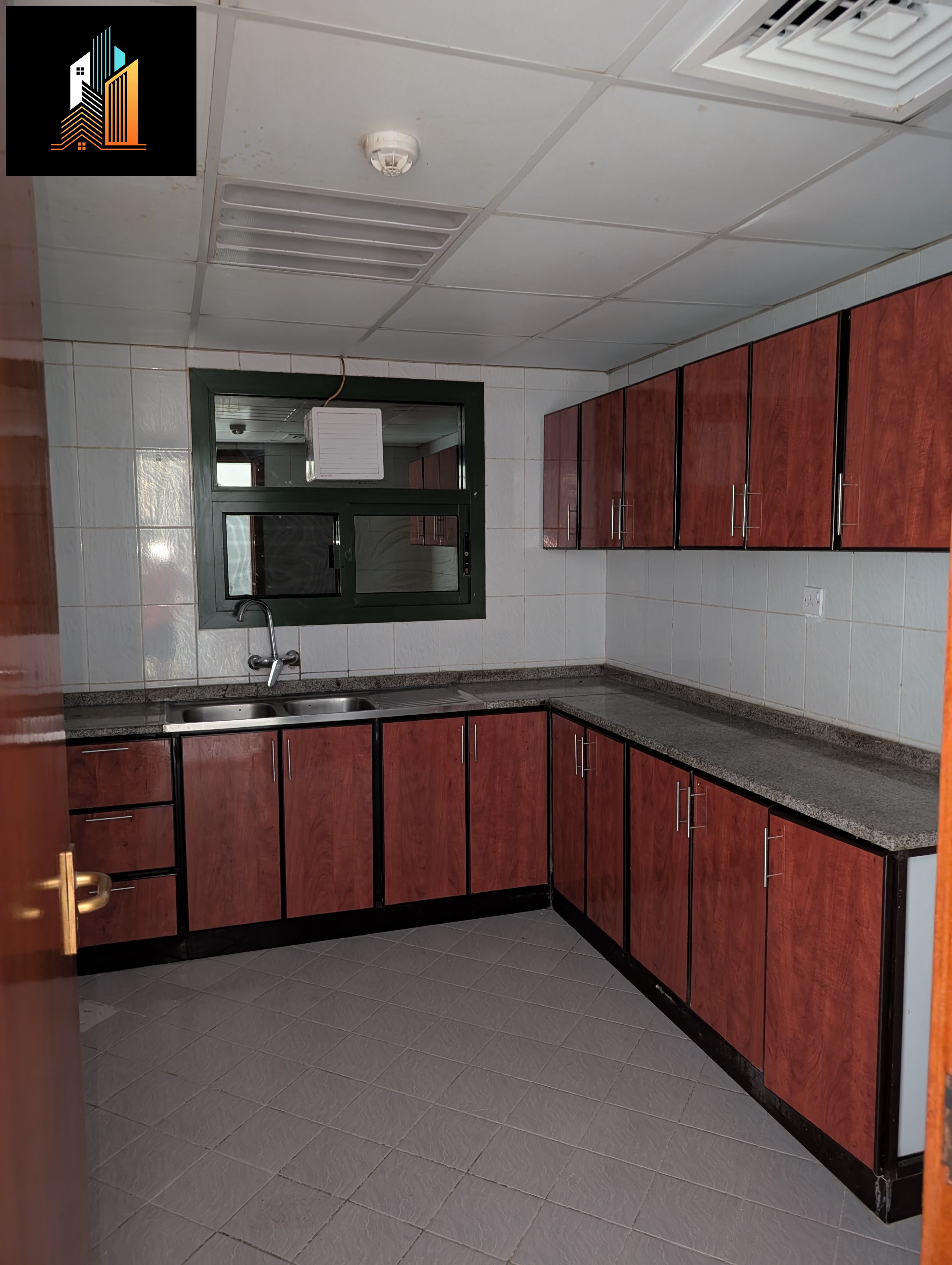 Abu shagara 1BHK APARTMENT CHILLER FREE BIG APARTMENT NEW BUILDING RENT ONLY 35K