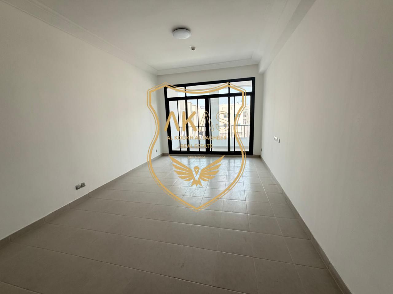 LUXURY SPECIOUS 2BHK WITH 3 WASHROOM JUST 100K VERY CLOSE TO METRO CALL NOW