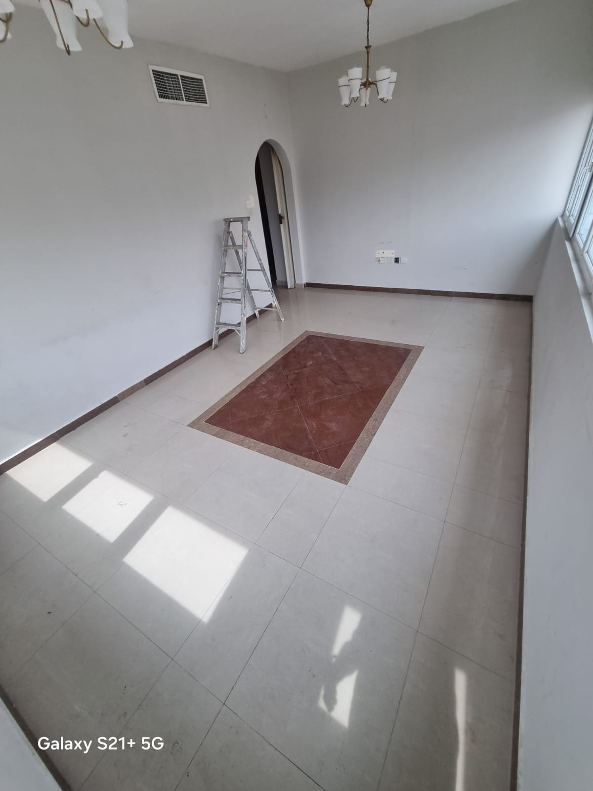 For Rent in Sharjah – Al Butina Area 1 bedroom apartment with a living room in a prime location close to all services and public transportation.