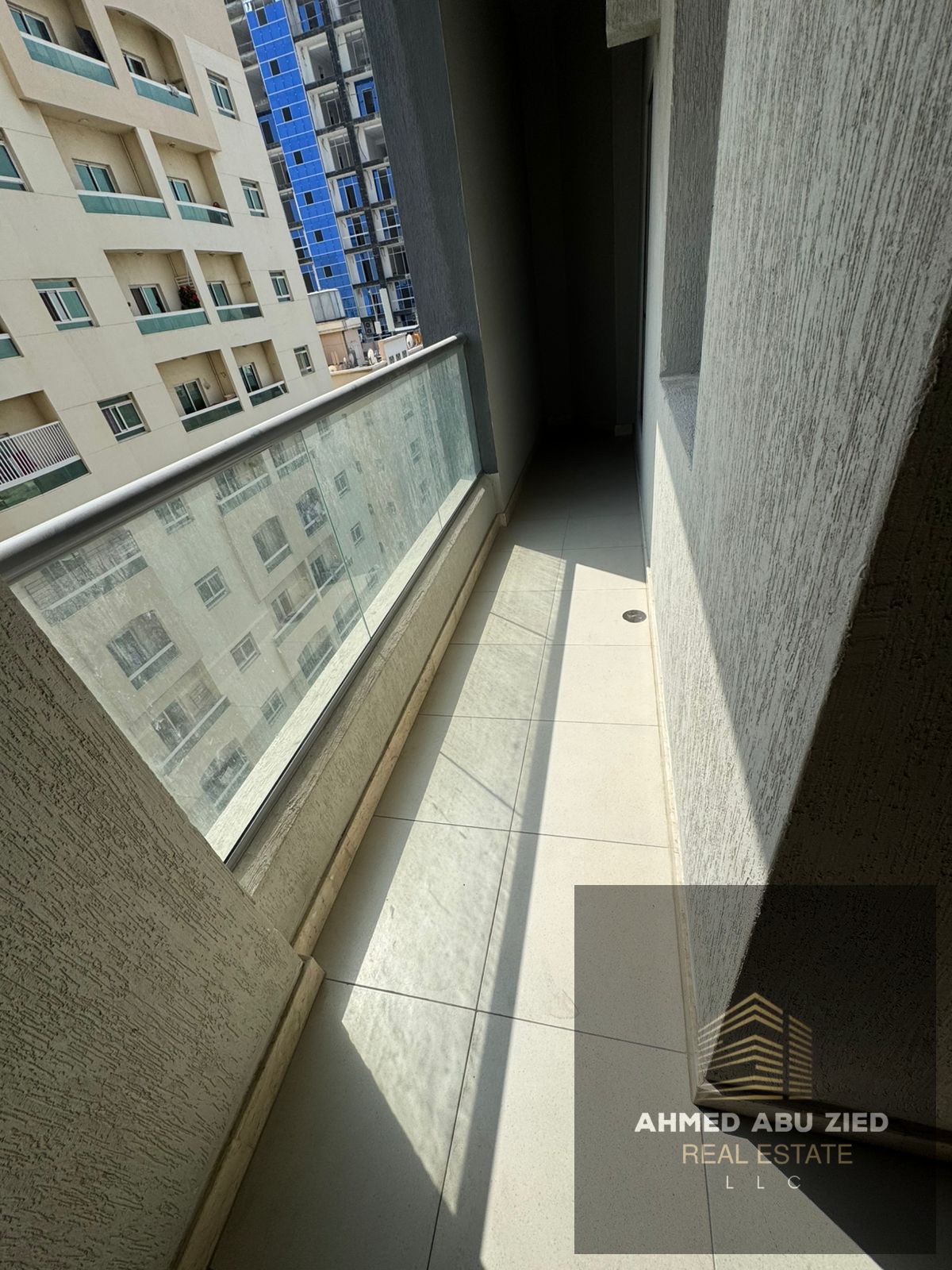 A great opportunity to live in a spacious apartment located in a prime area close to all essential services