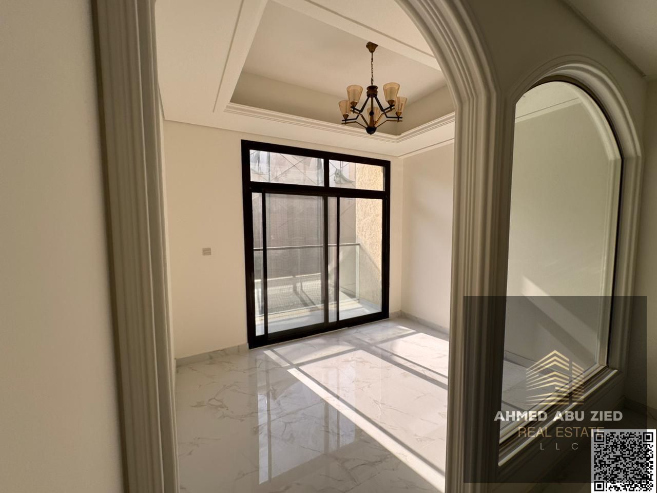 Luxurious and beautiful apartment for annual rent, consisting of two bedrooms, a living room, and two bathrooms. First occupancy. Majlis and lounge in