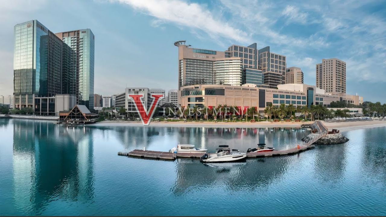 Spacious 3 Bd Beach Access + Balcony