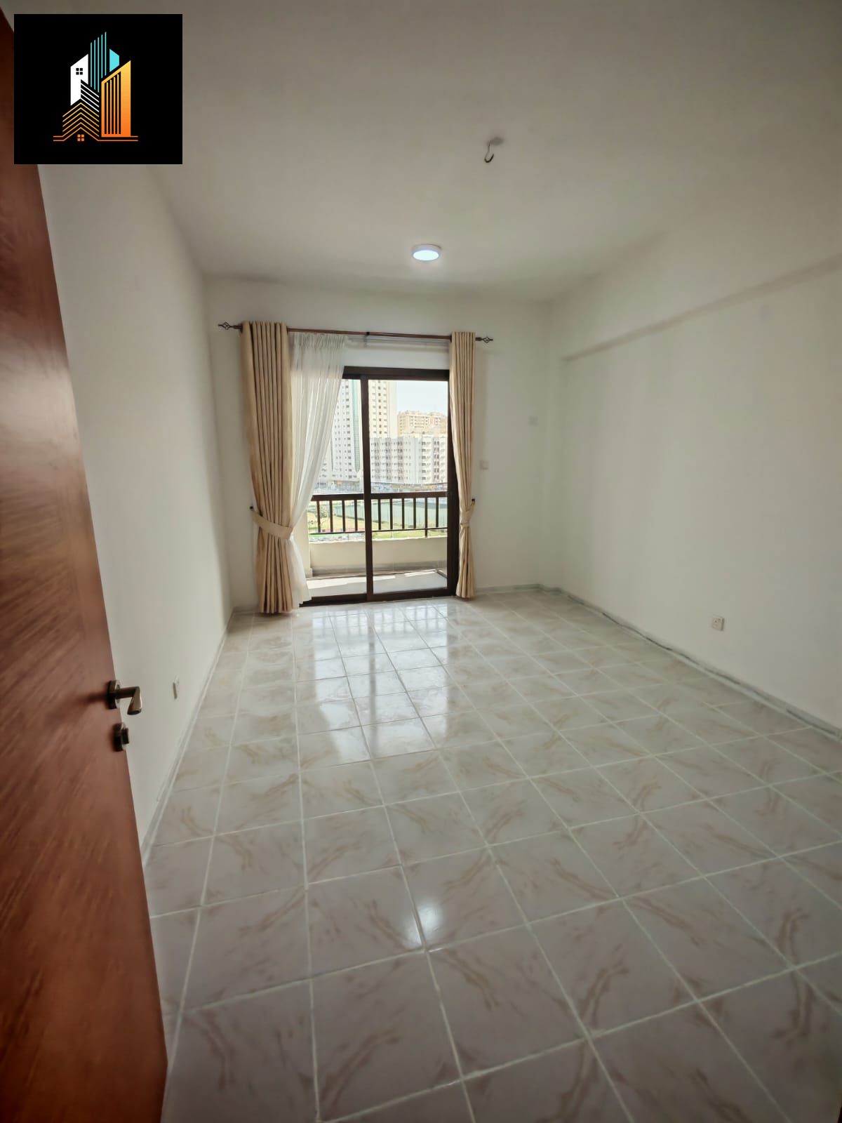 ABU SHAGARA STUDIO AVAILABLE BIG APARTMENT ELECTRICITY WATER FREE FULLY FURNISHED NEW APARTMENT NEAR BY PARK RENT ONLY WITH BOLCONY 25K