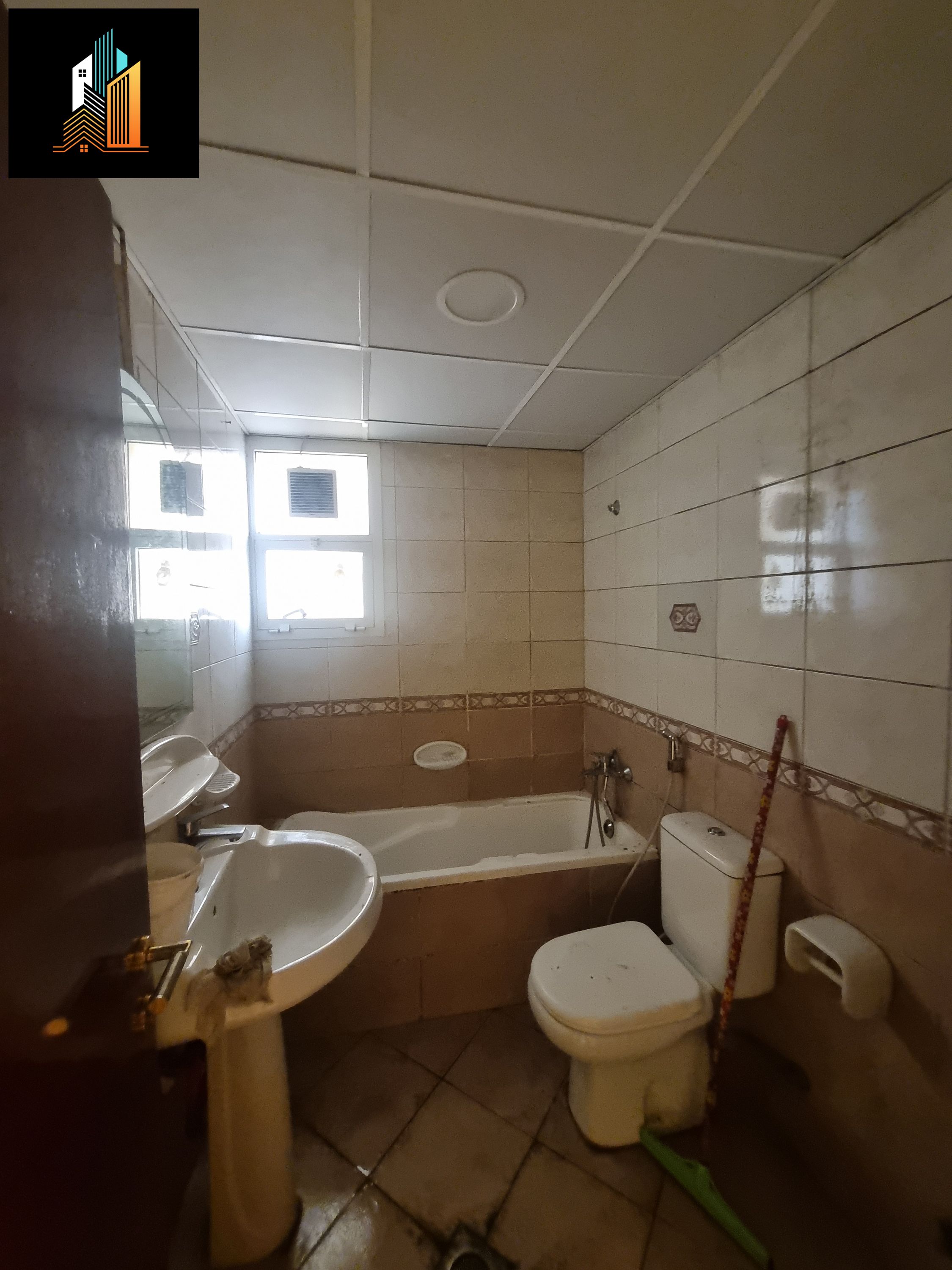 ABU SHAGARA 2BHK APPARMENT NEAR BY PARK GOOD LOCATION CENTRAL AC RENT ONLY 38K