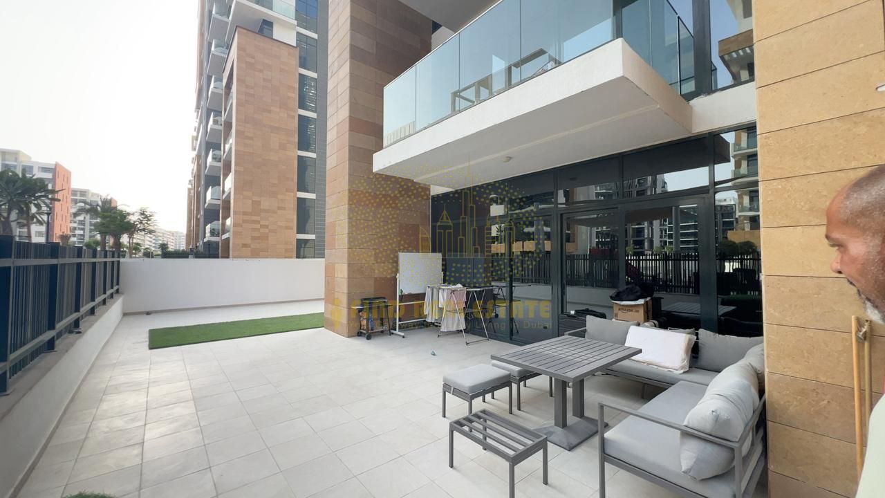 Modern Elegance | 1-Bedroom Apartment in Azizi Riviera