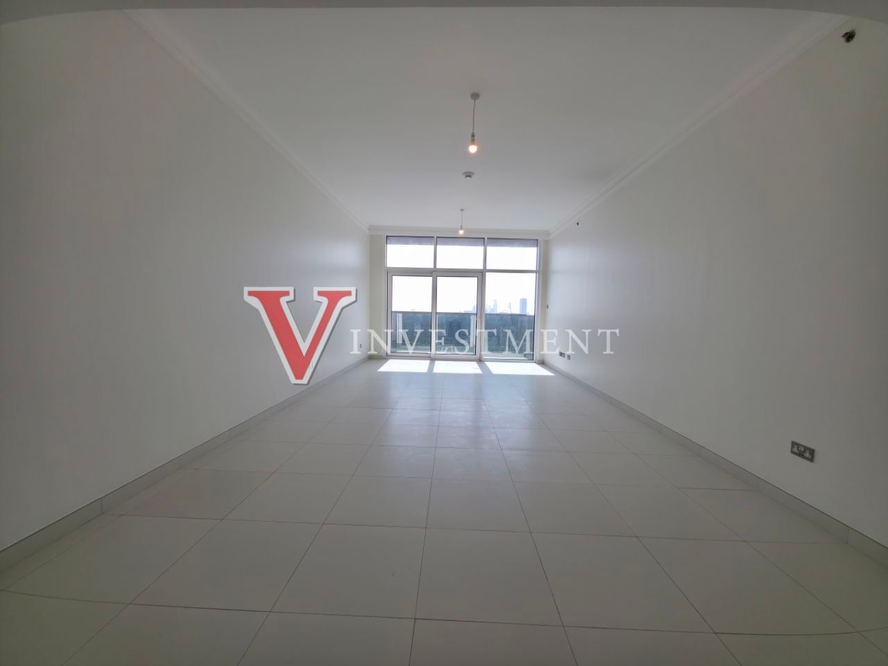 Spacious 2-Bd + Maids Room Beach Access