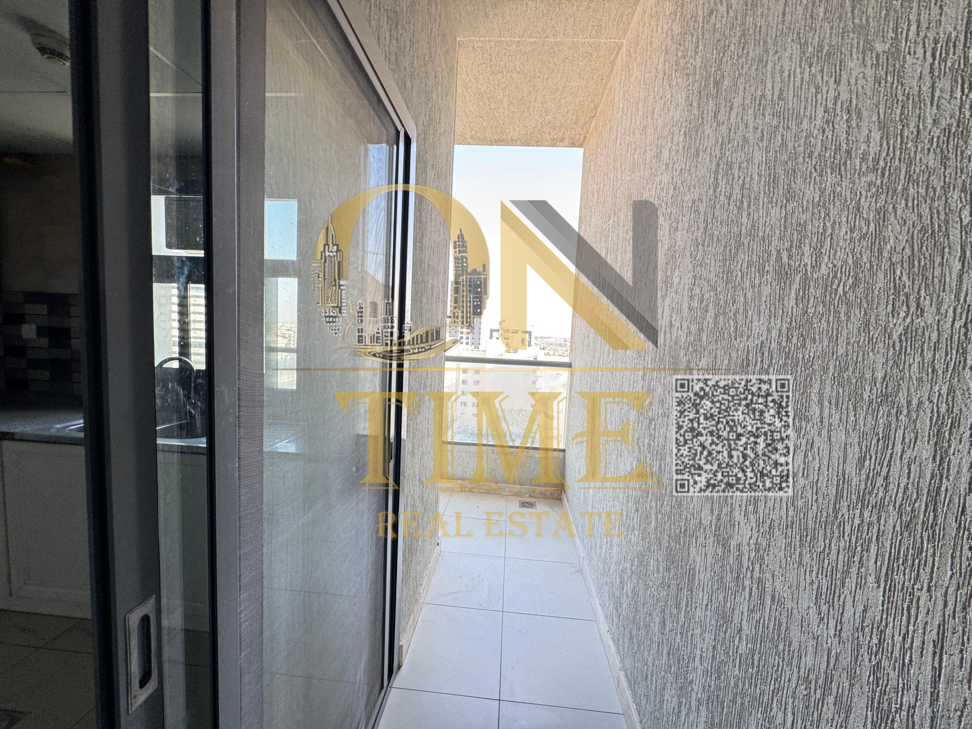 High-end finishes with free air conditioning, built-in wardrobes and an open view, ready for immediate occupancy, providing comfort and luxury in a pr