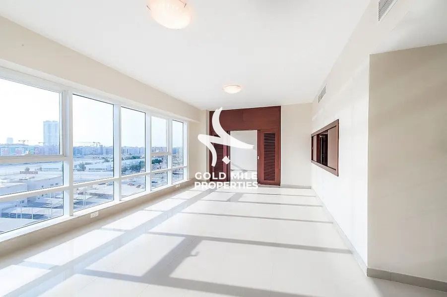 LUXURIOUS 2 BR - SPACIOUS BIG LAYOUT - ELEGANT LIVING