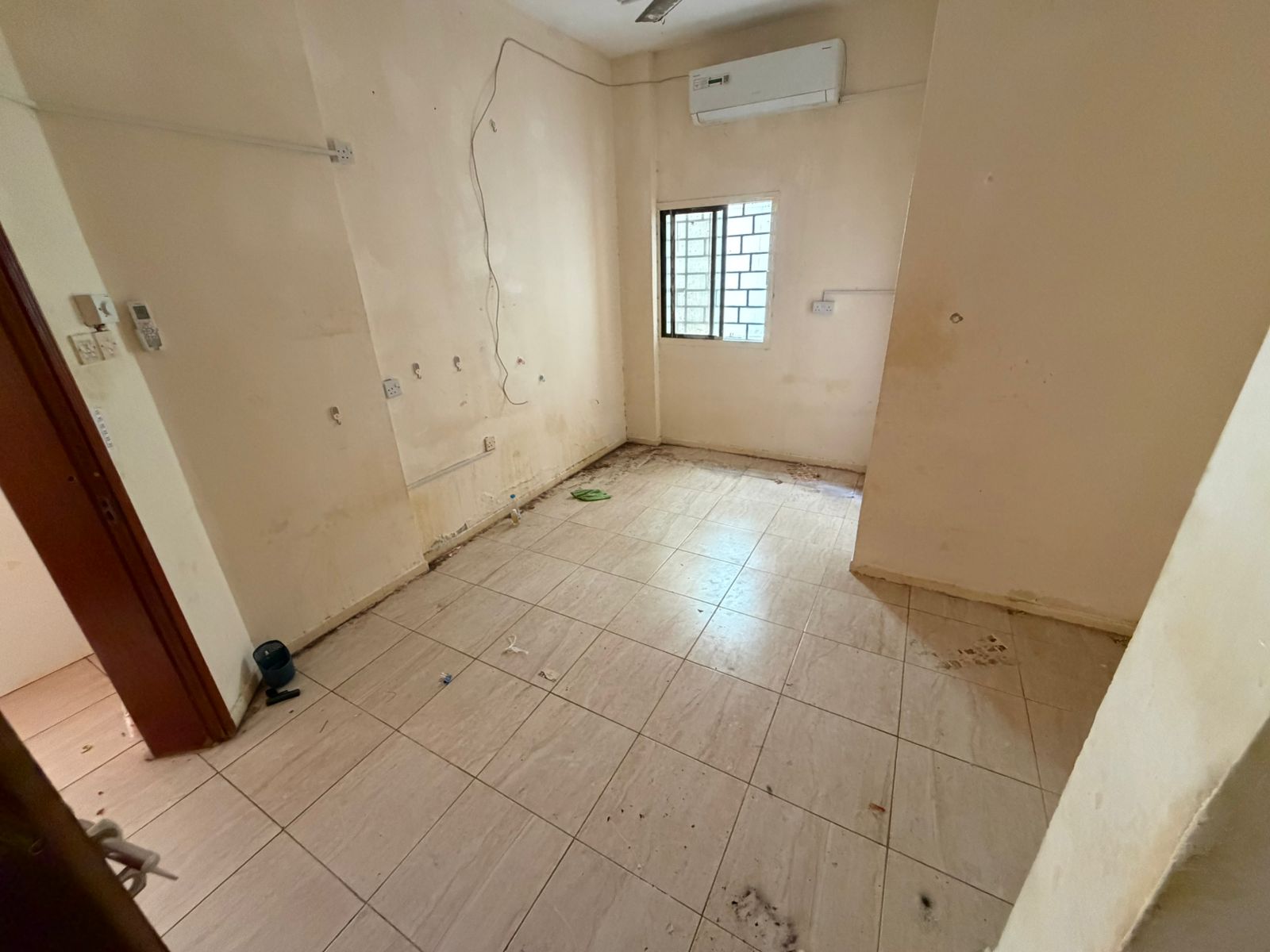 A separate kitchen studio with a distribution area, excellent studio space, large area, available for annual rent.