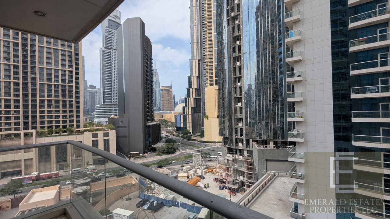 VACANT | LARGE LAYOUT | WELL MAINTAINED | 1 BHK