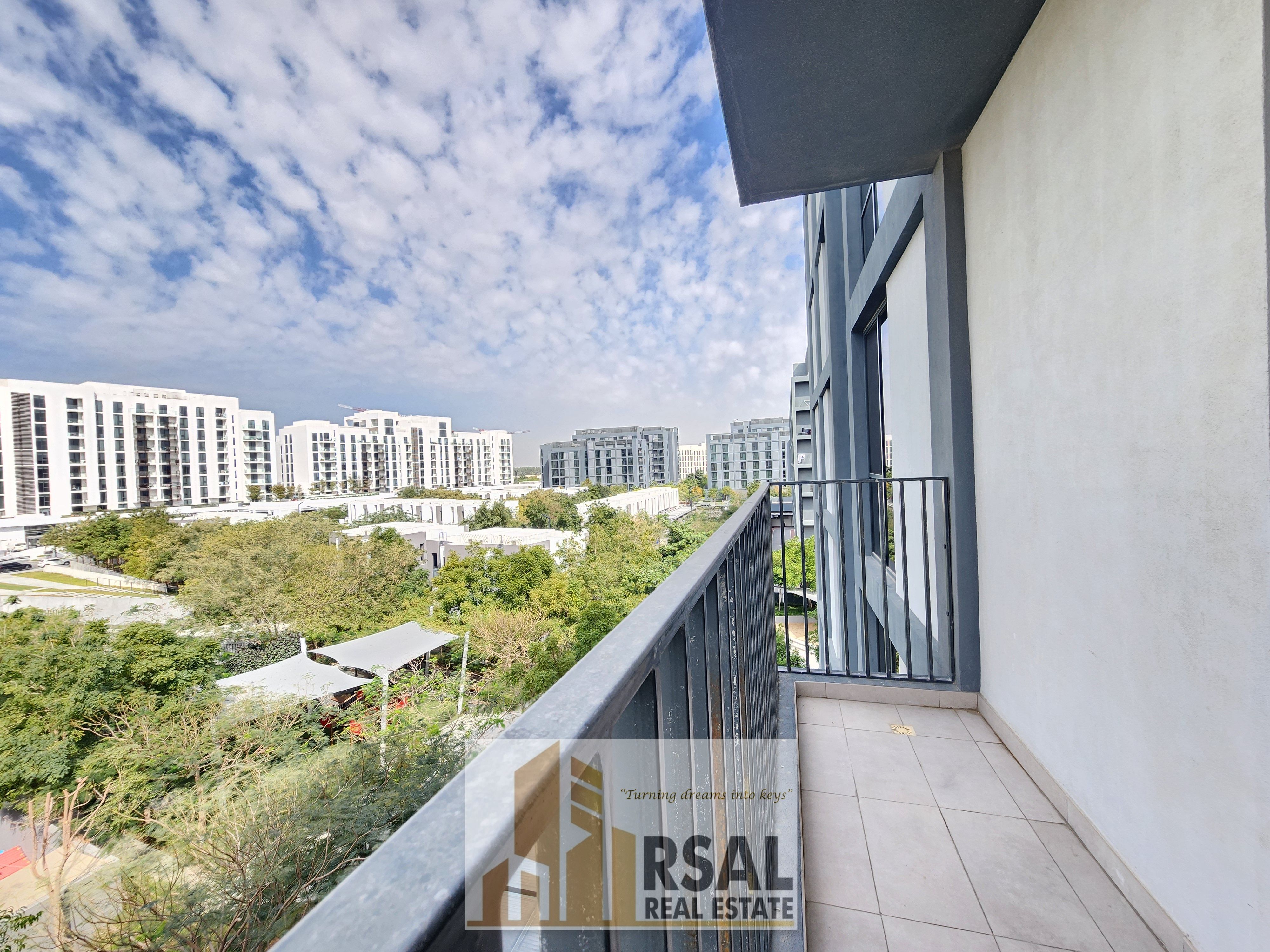 Prime Location | Close Kitchen | Stunning 1BR | Huge Size