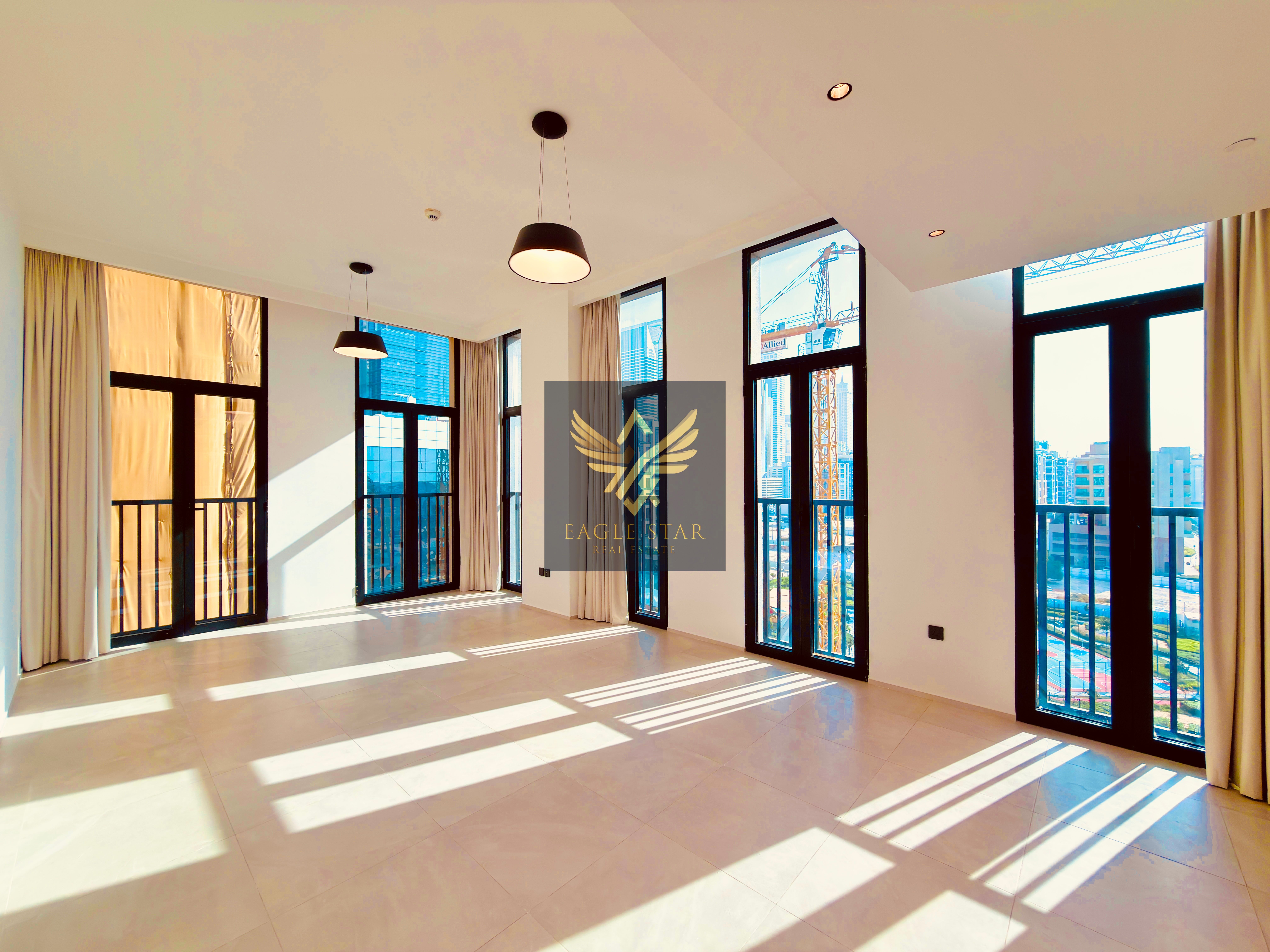 Bright And Elegant / Spacious 2 Bedroom / Kitchen Appliances / Large Balcony