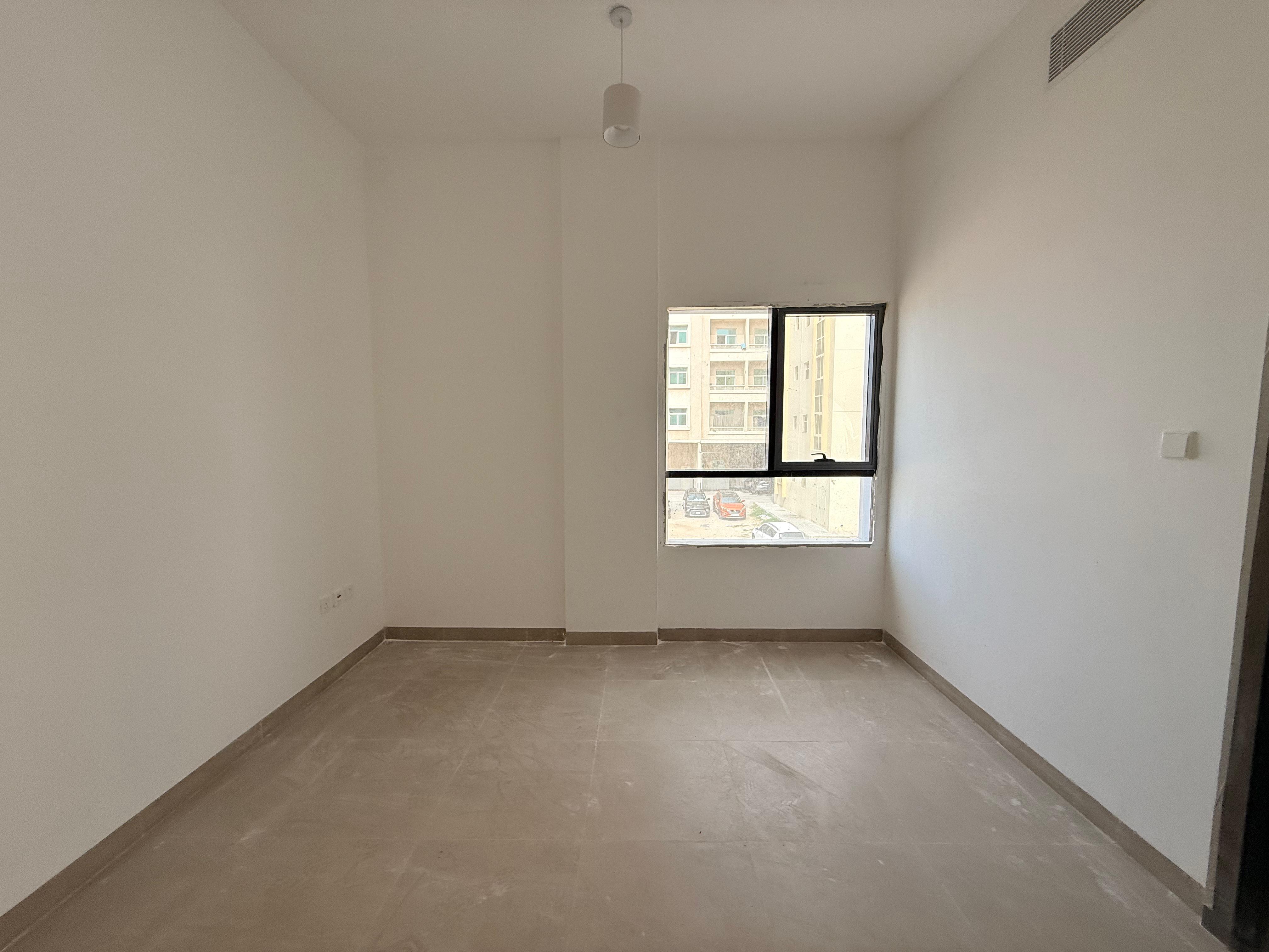 1st tenant/ 1BR & hall / sea view / sandy parking