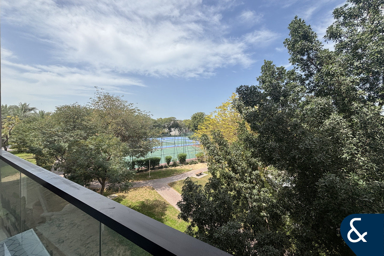 Vacant in Mid-May | Modern | 2 Bed + Utility