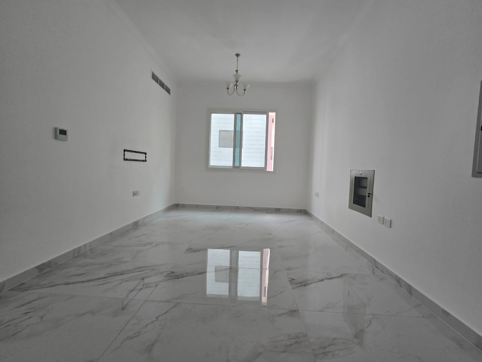 The most beautiful apartments at the lowest prices for annual rent in Ajman, Al Jurf 3. One-bedroom apartment with a living room, 33,000 AED payable i