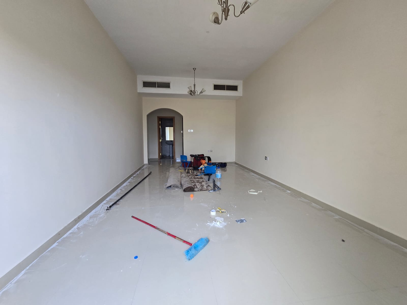 Beautiful apartment for annual rent in Al Rawda 2, Ajman, Sheikh Ammar Street. One-bedroom master apartment with living room, central AC, and balcony