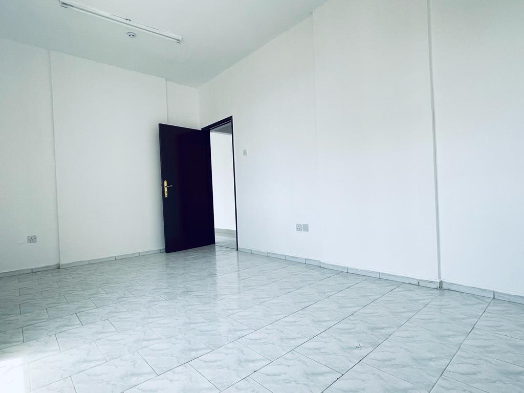 HOT Property/2BHK with Central A. C/Central Gas/Just 32k in AL-Qasmiy, al-nud ,Sharjah