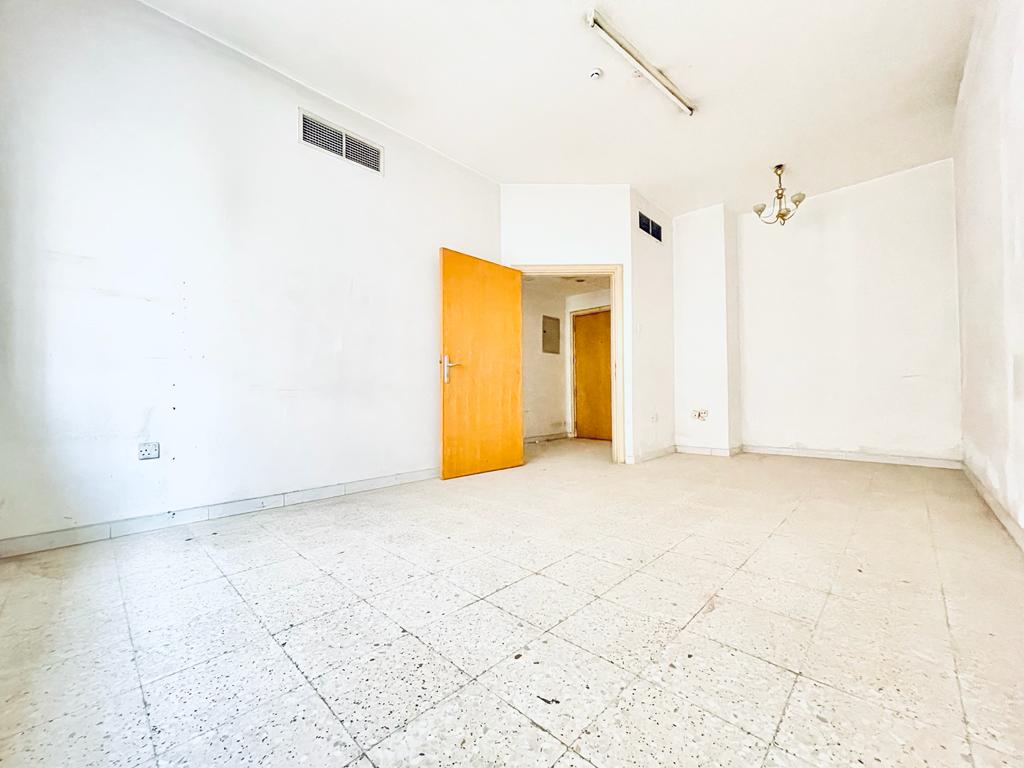 HOT Property/1BHK with Central A. C/Central Gas/Just 29k in AL-Qasmiya ,al-nud Sharjah