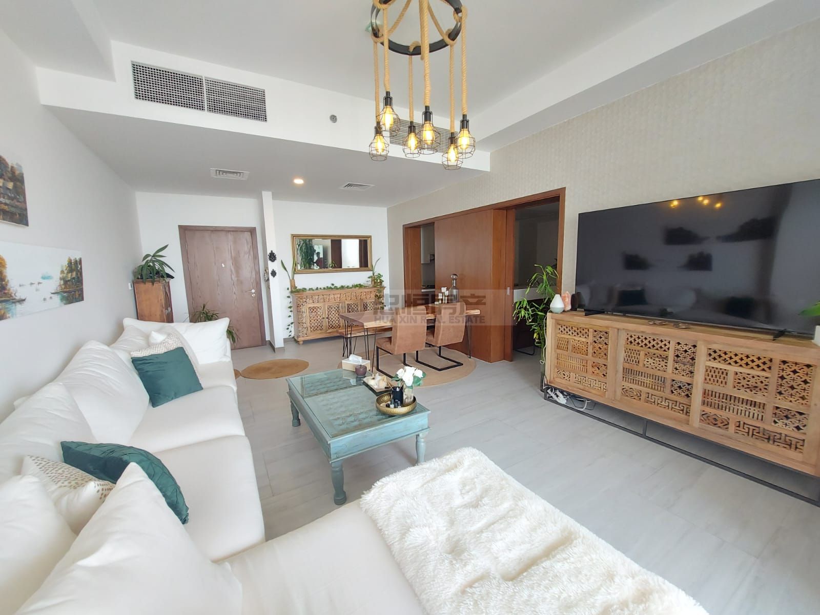 Luxury Furniture | Vacant Soon | Well Maintained