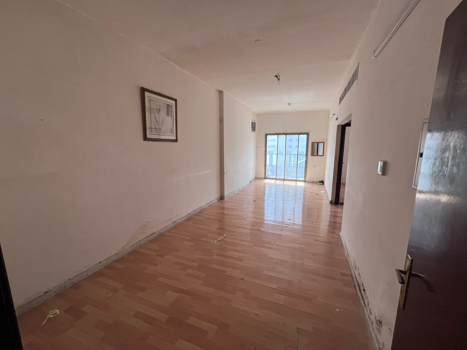 1 Bedroom Apartment for Annual Rent near Ajman Corniche Great opportunity to live close to Ajman Corniche in a lively and prime area. The apartme