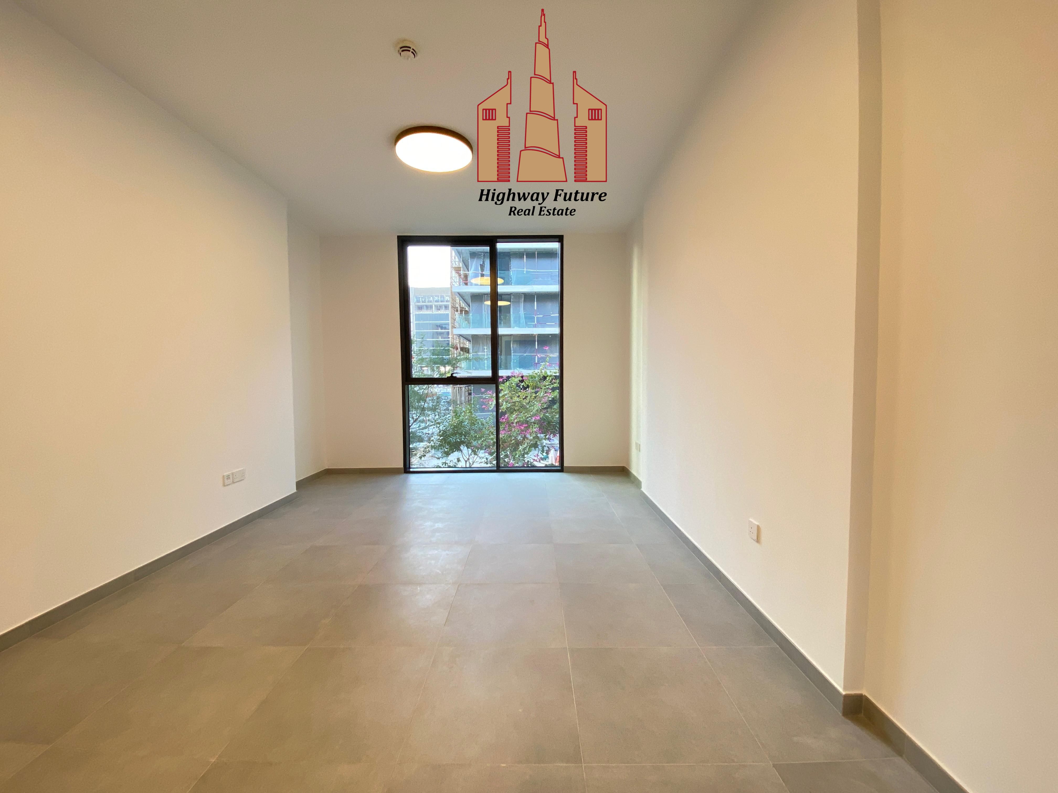 Specious 1bhk in traz with semi close kitchen :::: Bigger balcony :::: Ready to move ::::