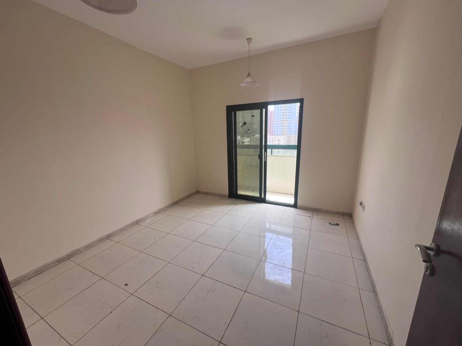 Two-bedroom apartment for annual rent in Al Nuaimiya 1, prime location For those looking for a spacious apartment in Ajman, a two-bedroom apartment i