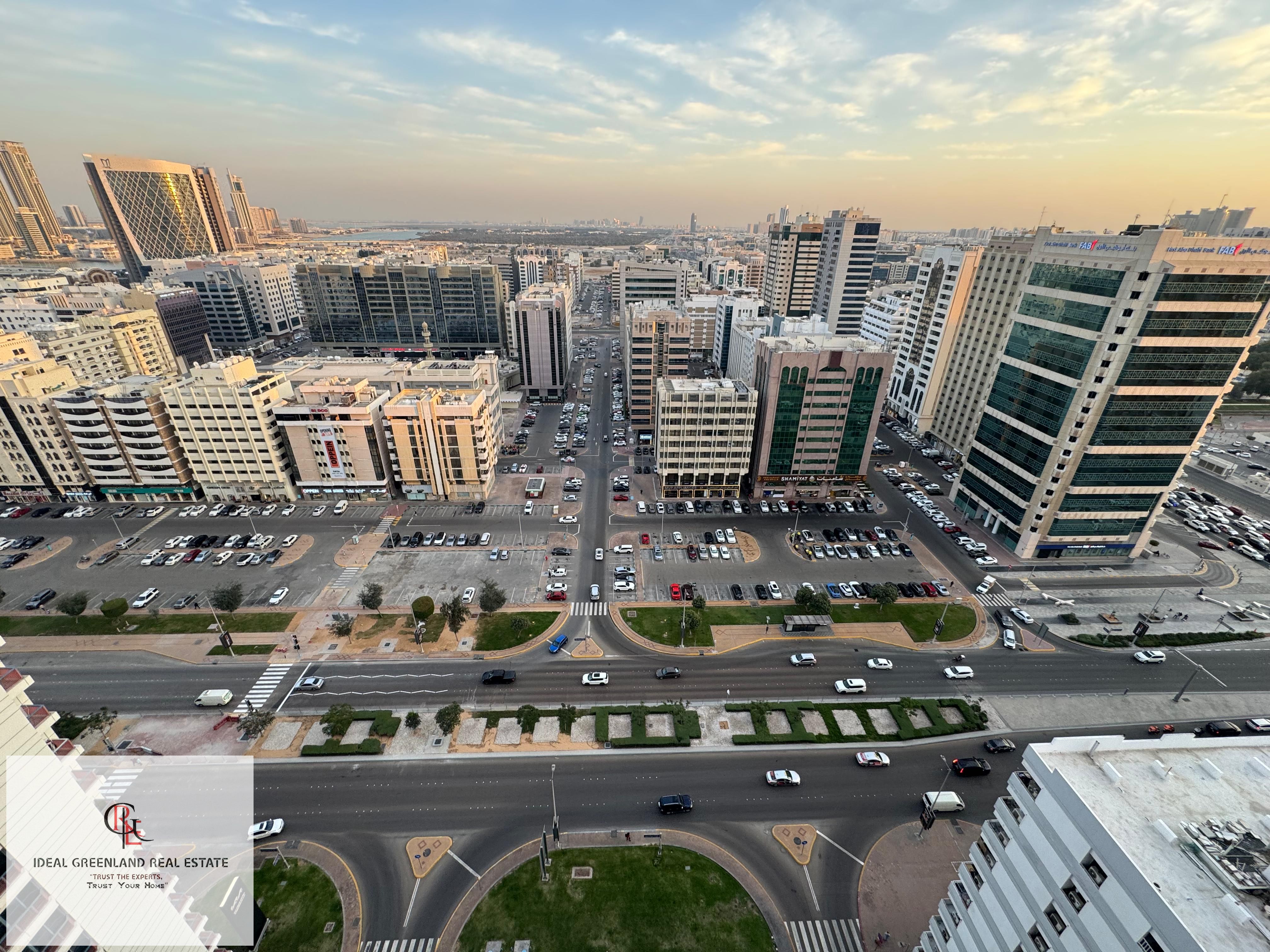 Spacious 4 BHK With Maid's Room | Lower Price | Central AC | Good Maintenance